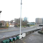 Plush 2-Bedroom Apartment Coventry City Center