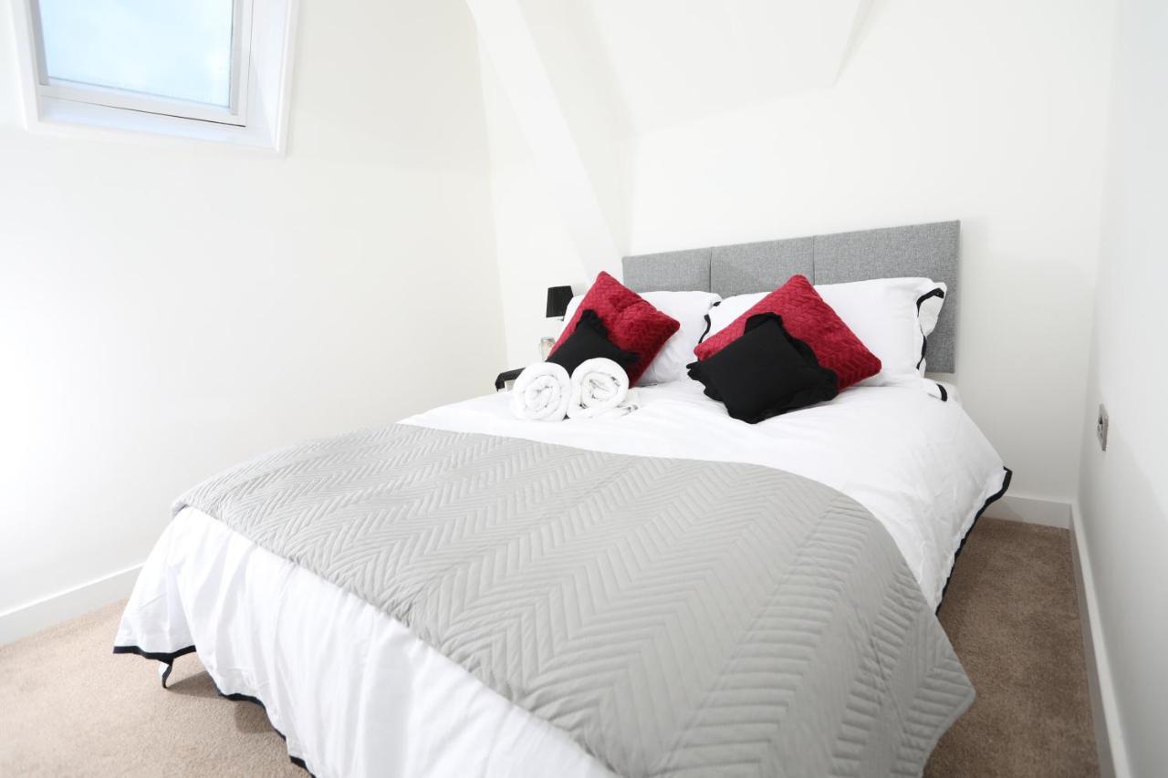 Apartment Plush 2-bedroom Center