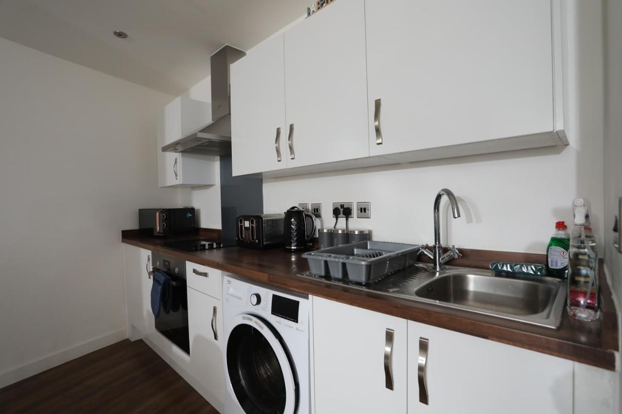 Plush 2-bedroom Center